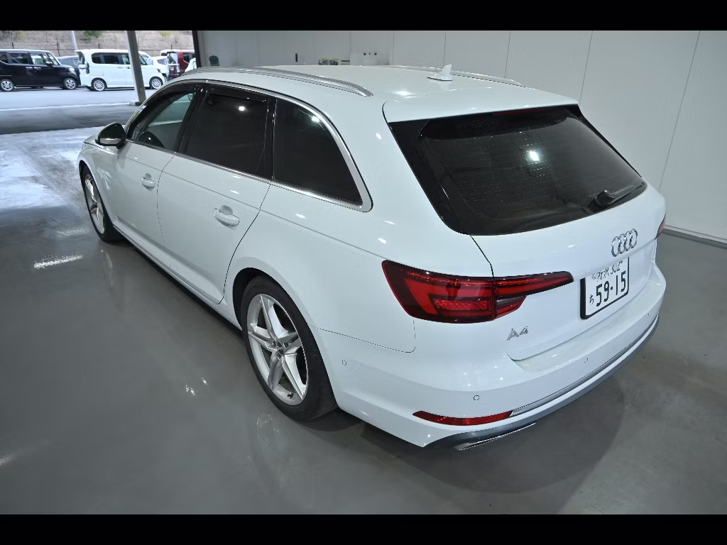 AUDI A4