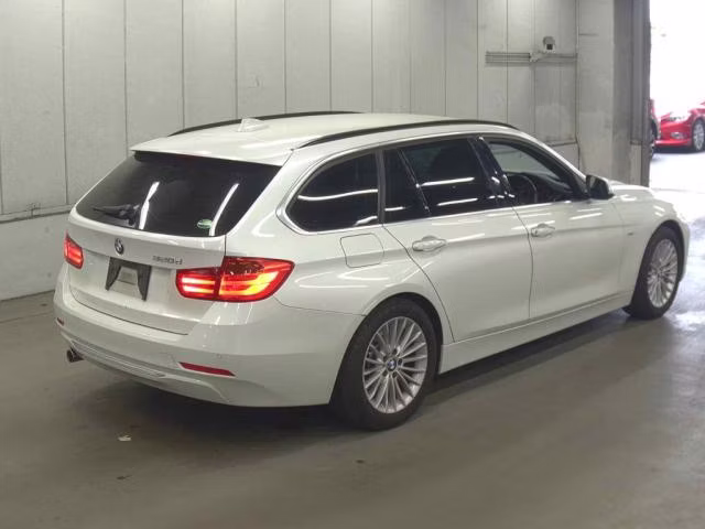 BMW 3-SERIES