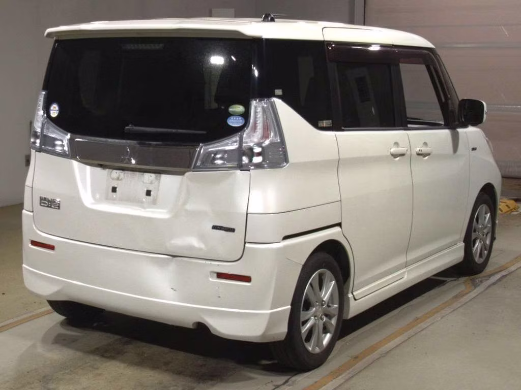 MITSUBISHI DELICA D:2