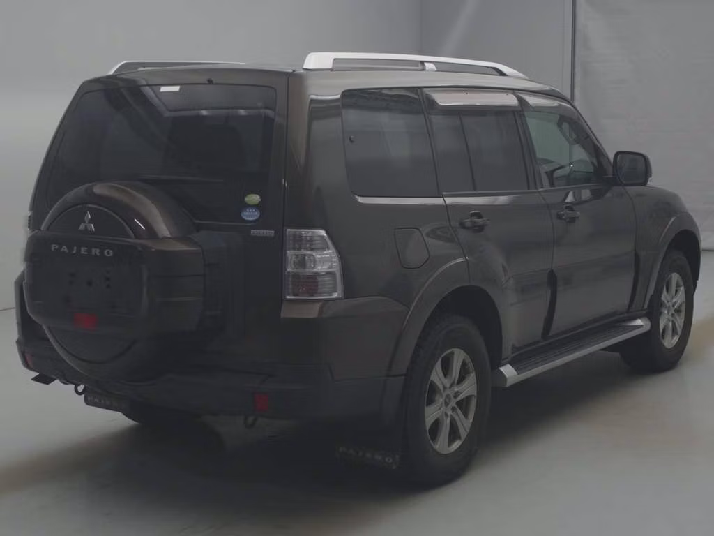 MITSUBISHI PAJERO
