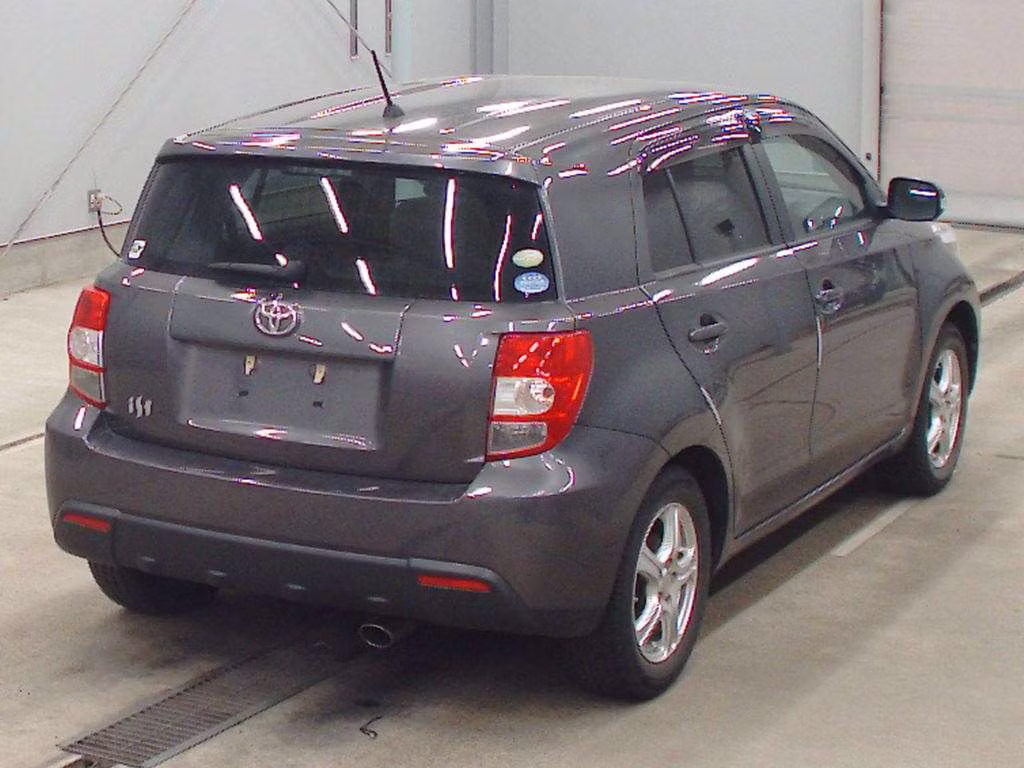 TOYOTA IST