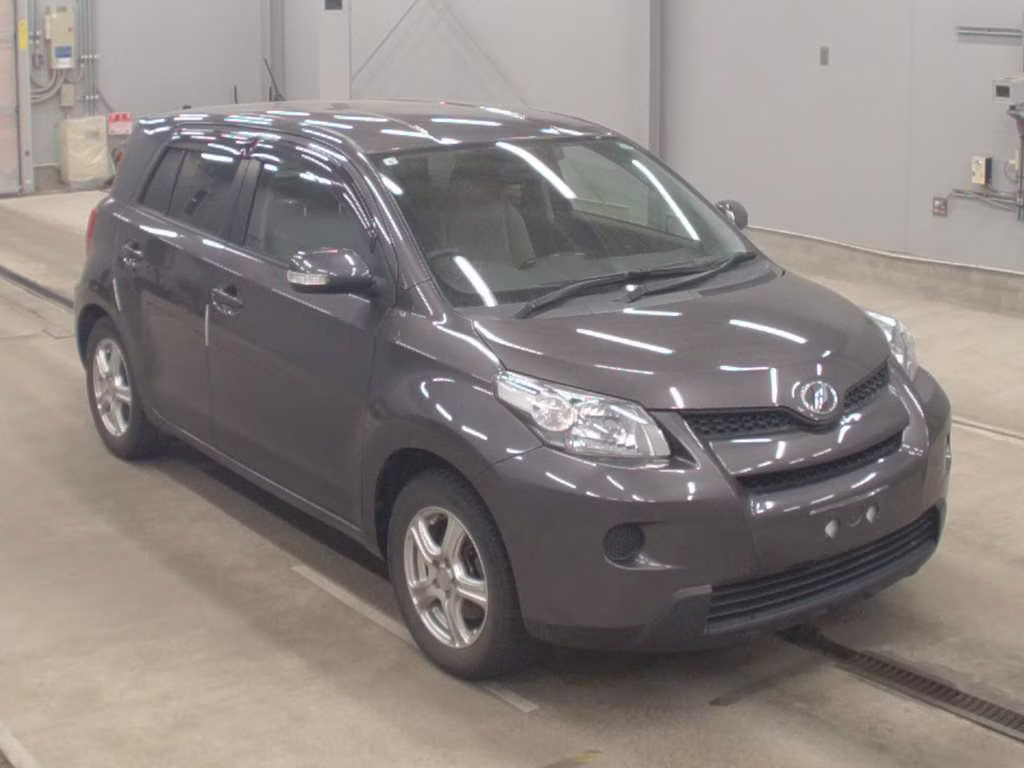 TOYOTA IST