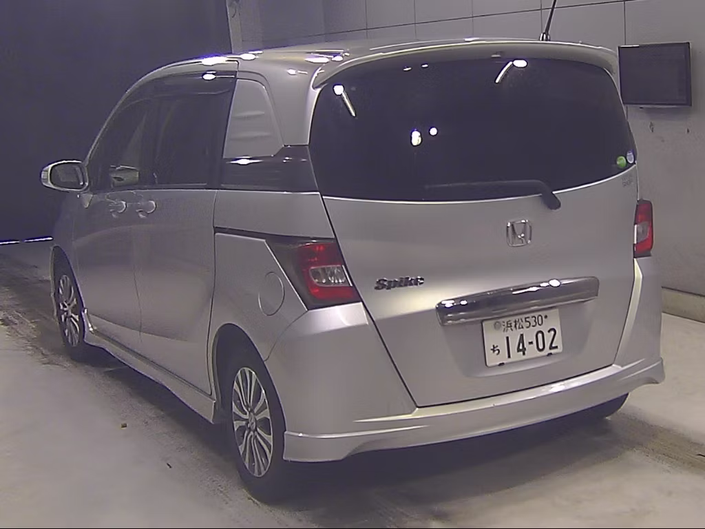 HONDA FREED SPIKE