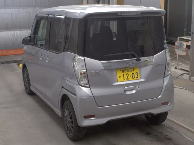 MITSUBISHI EK SPACE