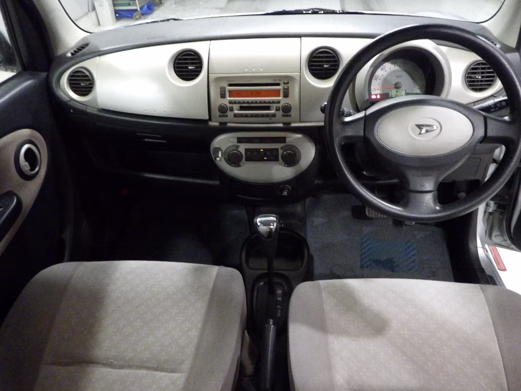 DAIHATSU MIRA GINO