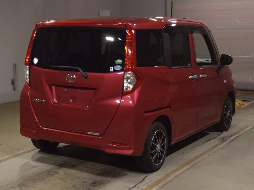 TOYOTA ROOMY