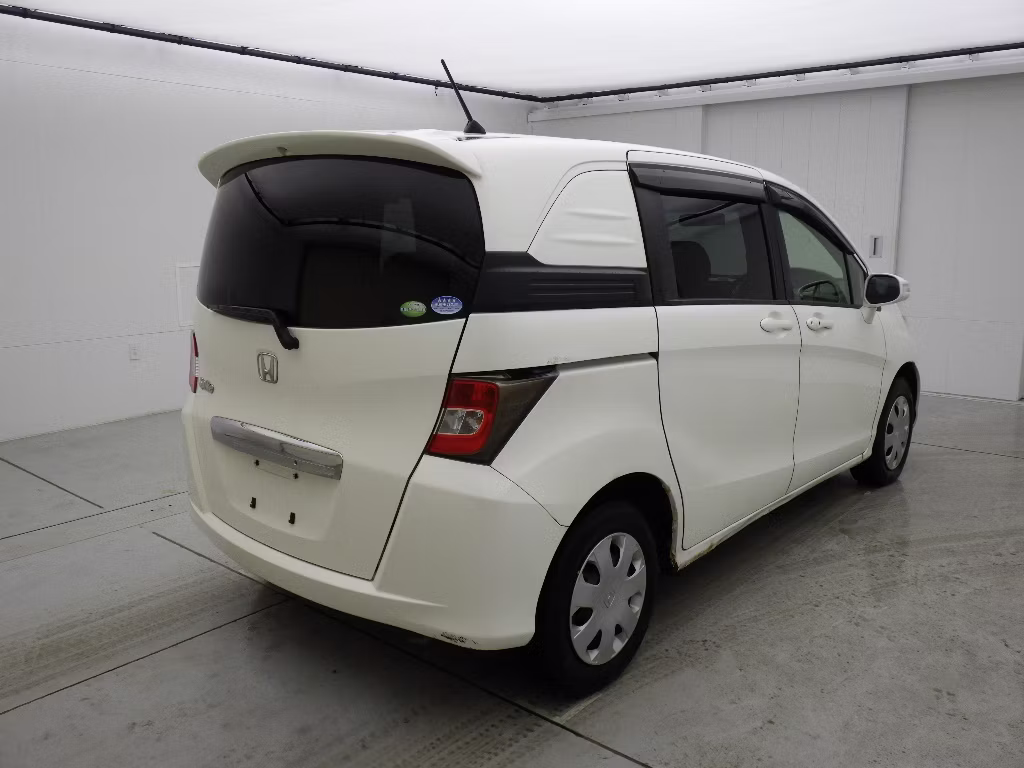 HONDA FREED SPIKE