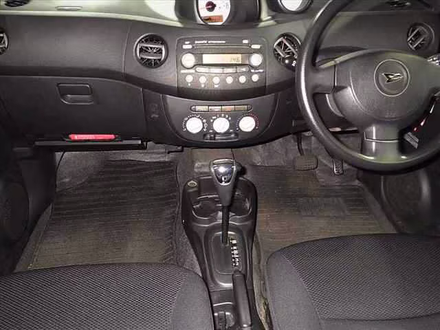 DAIHATSU ESSE