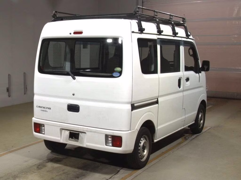 MITSUBISHI MINICAB