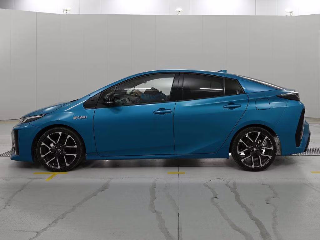TOYOTA PRIUS PHV