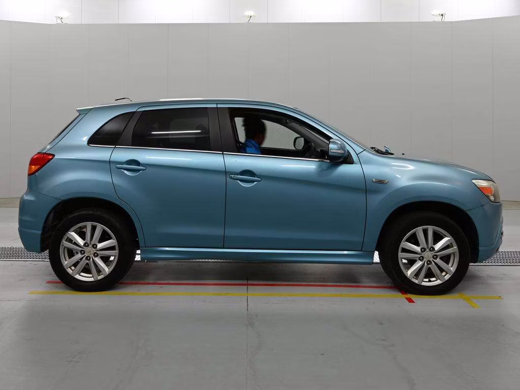 MITSUBISHI RVR