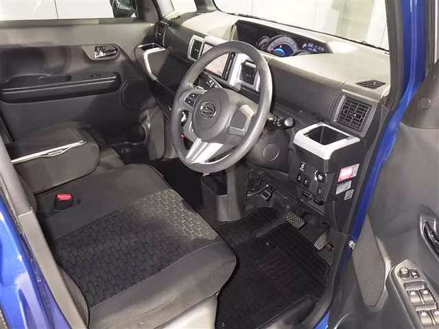 DAIHATSU WAKE