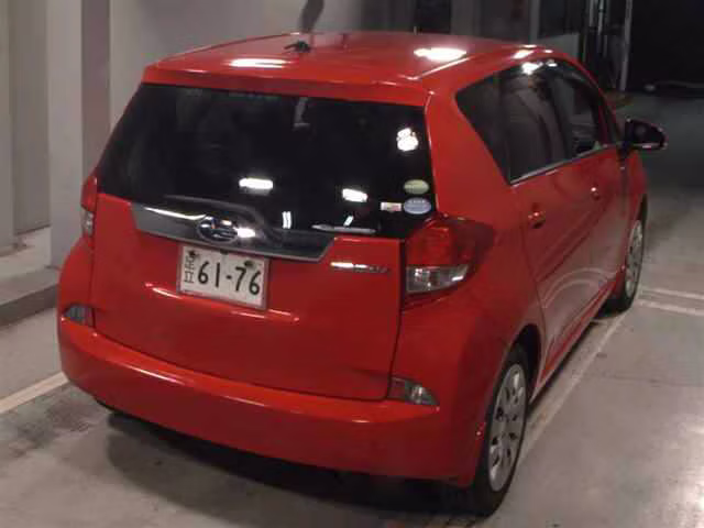 SUBARU TREZIA