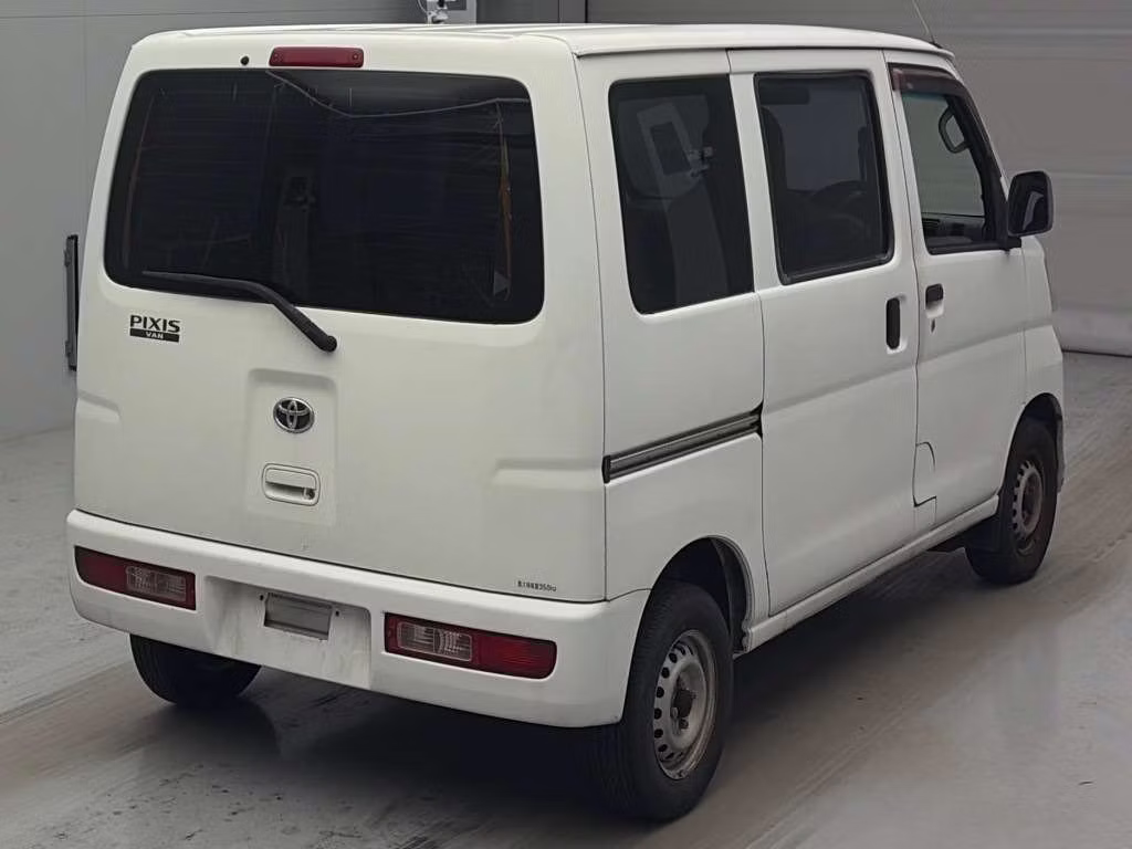TOYOTA PIXIS VAN