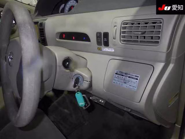 TOYOTA RAUM