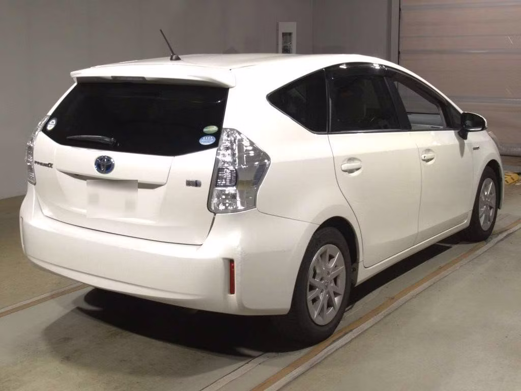 TOYOTA PRIUS ALPHA