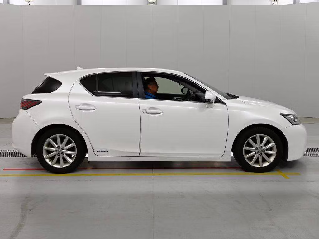 LEXUS CT200H