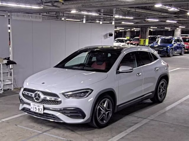 MERCEDES-BENZ GLA-CLASS