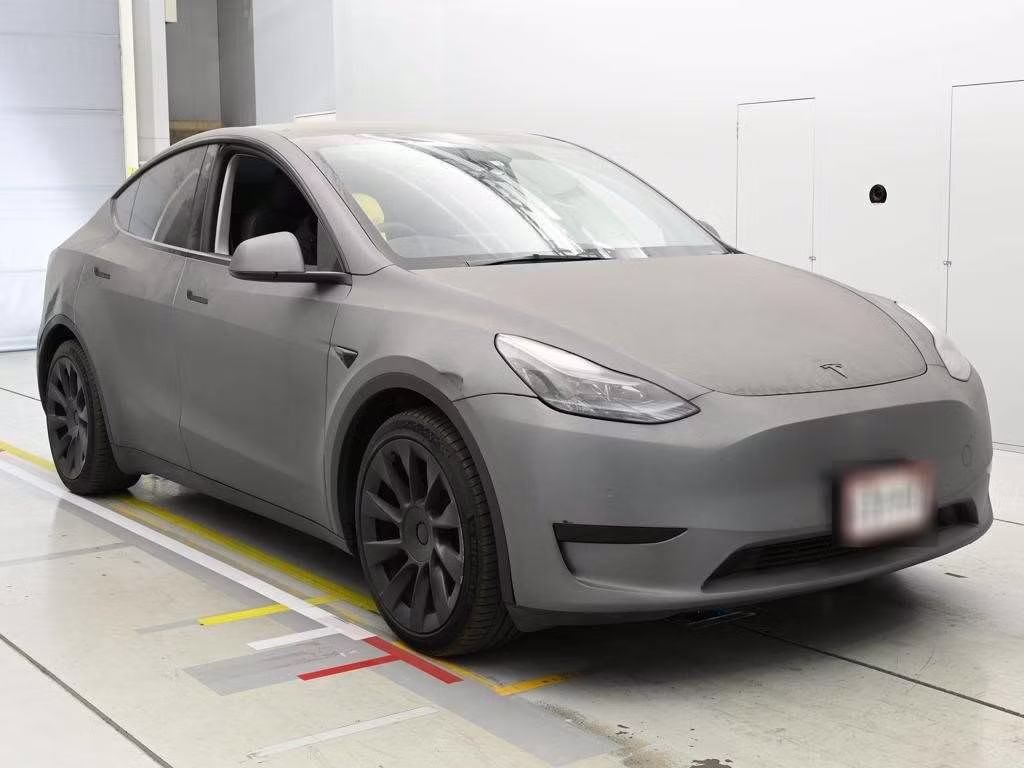TESLA MODEL Y