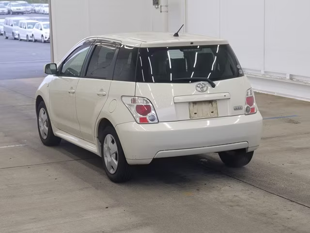 TOYOTA IST