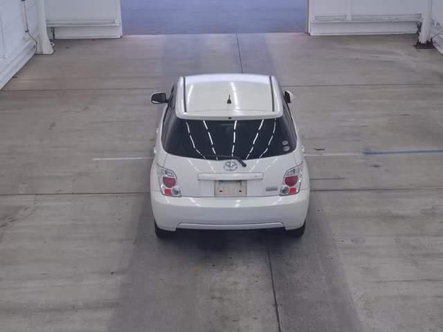 TOYOTA IST