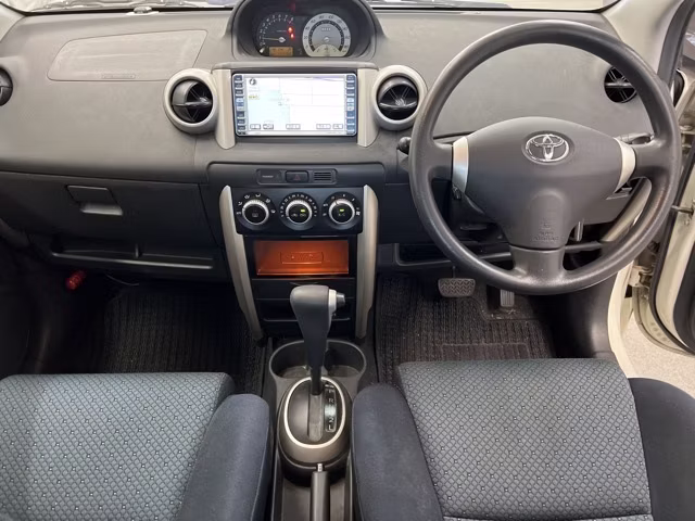 TOYOTA IST
