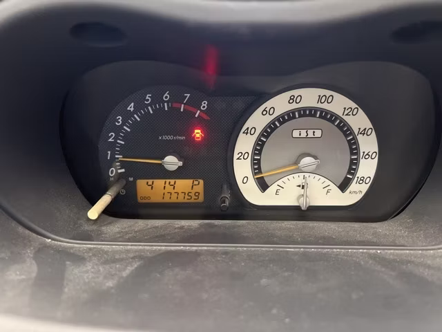 TOYOTA IST