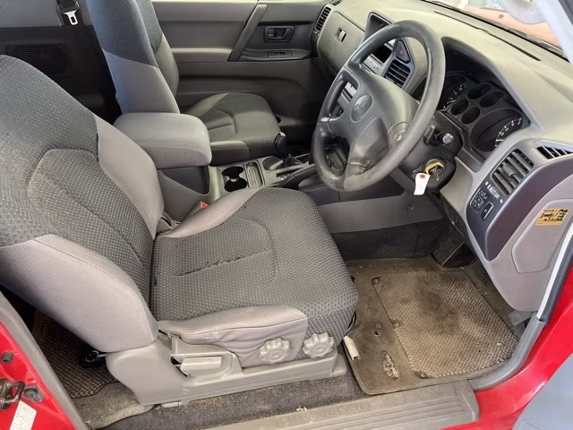 MITSUBISHI PAJERO