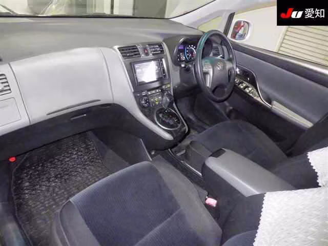 TOYOTA MARK X ZIO