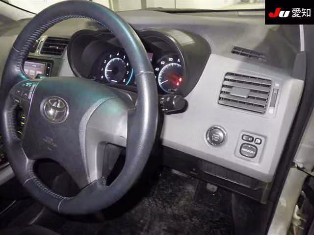 TOYOTA MARK X ZIO