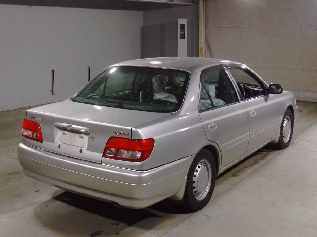 TOYOTA CARINA