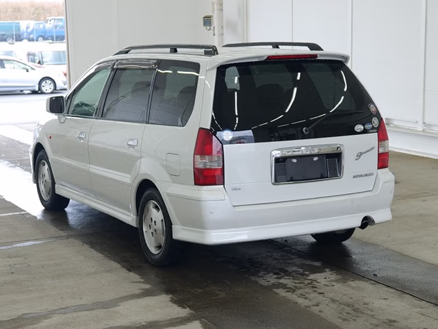 MITSUBISHI CHARIOT GRANDIS