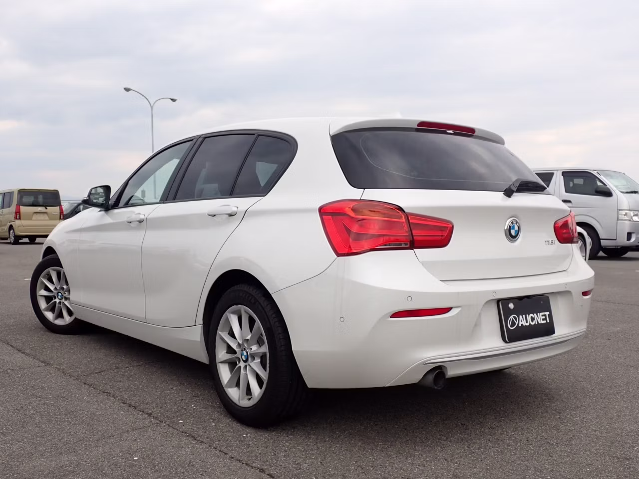 BMW 1-SERIES