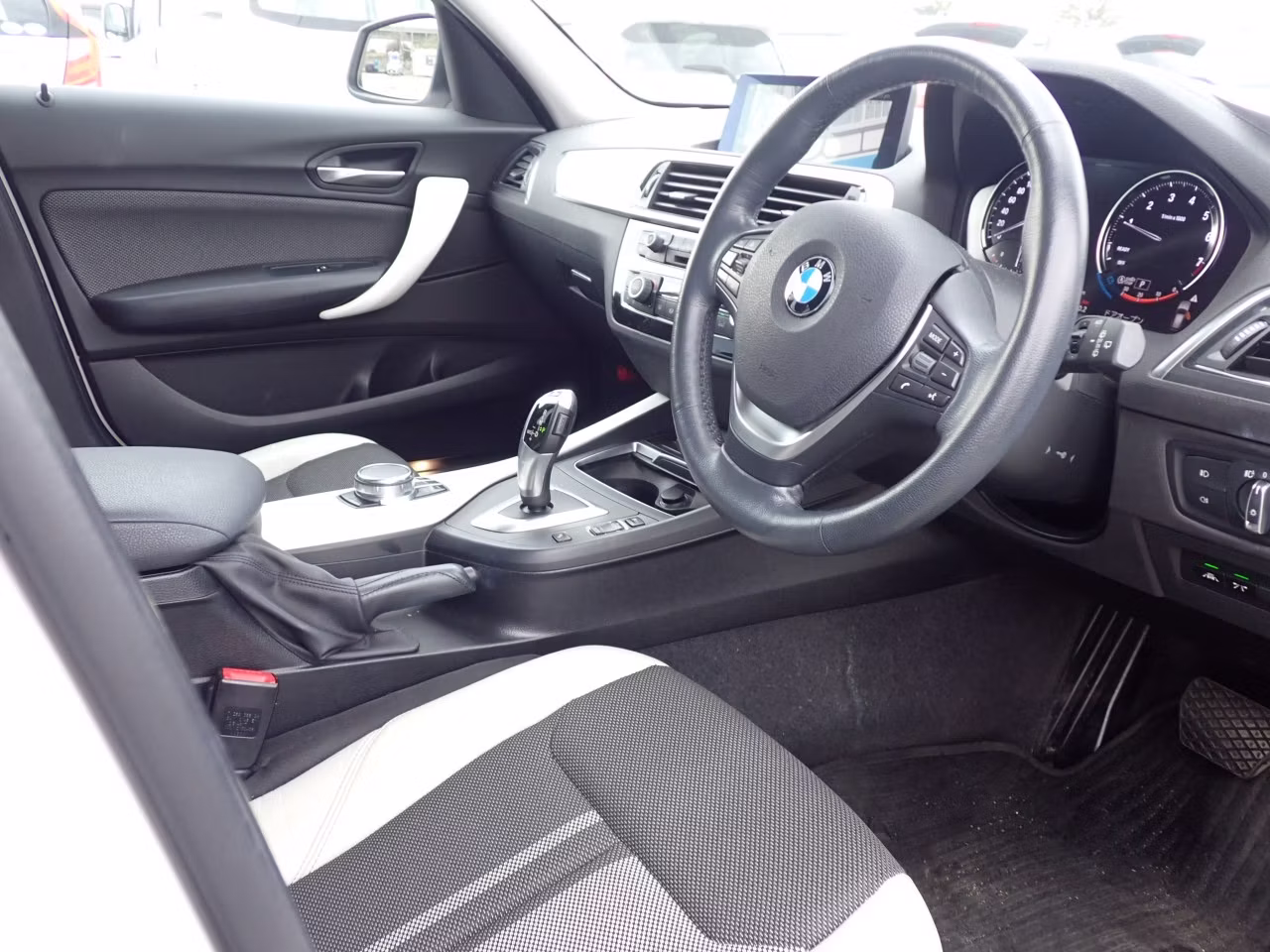 BMW 1-SERIES