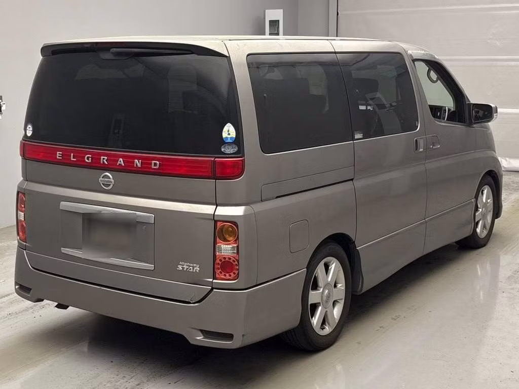 NISSAN ELGRAND