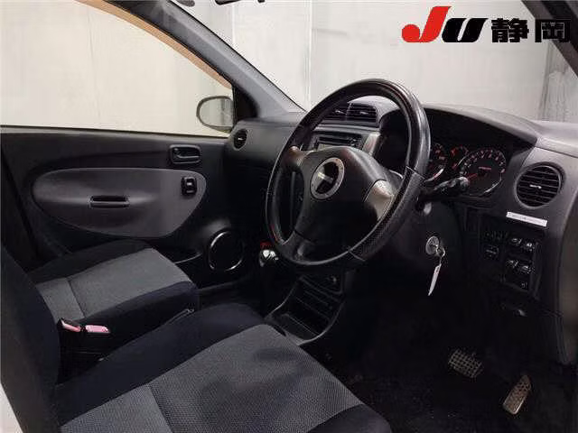 DAIHATSU MIRA AVY