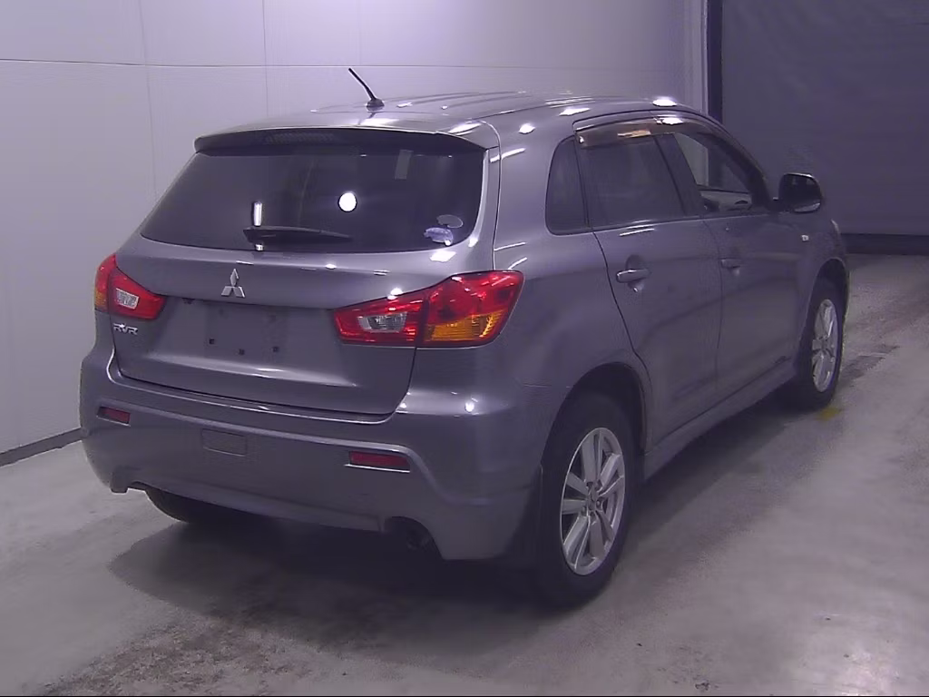 MITSUBISHI RVR