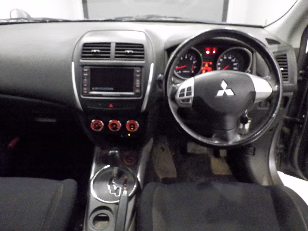 MITSUBISHI RVR