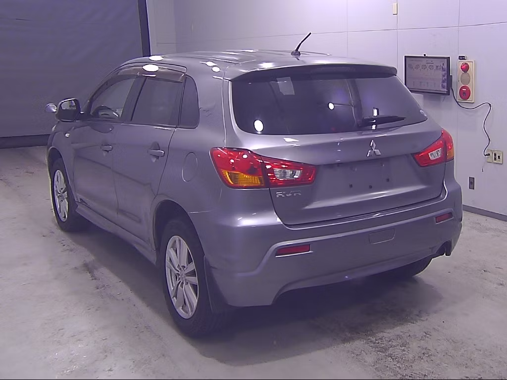 MITSUBISHI RVR