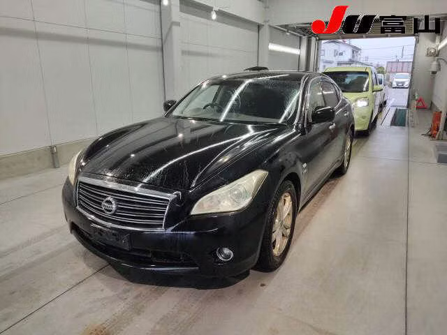 NISSAN FUGA