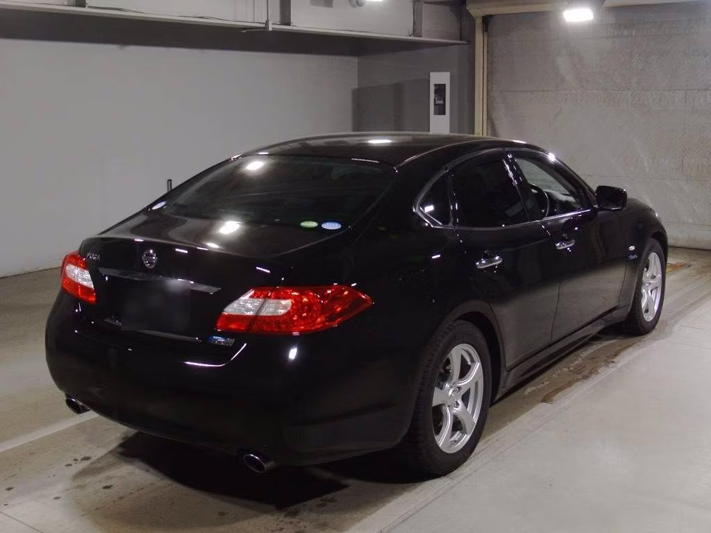 NISSAN FUGA
