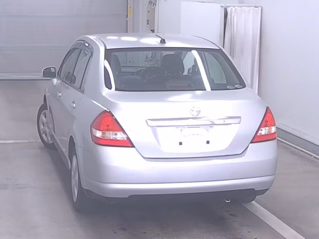 NISSAN TIIDA LATIO