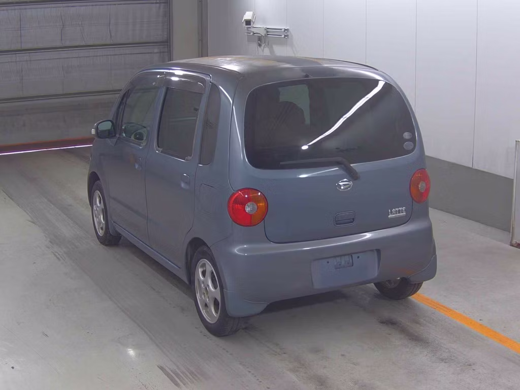 DAIHATSU MOVE LATTE