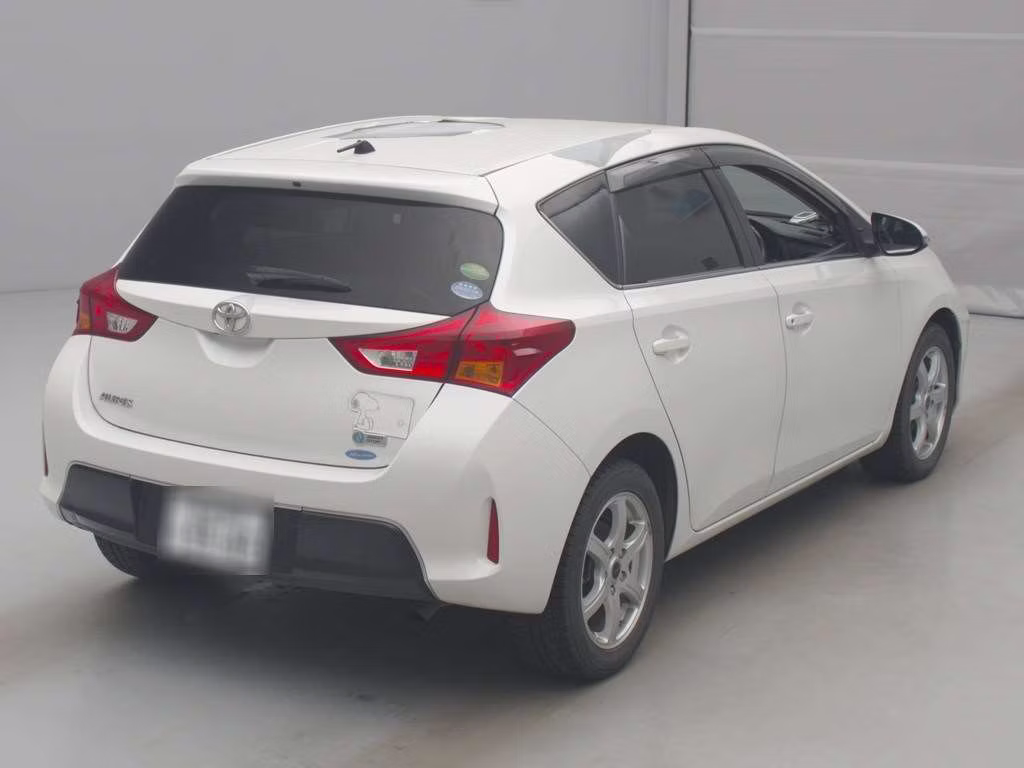 TOYOTA AURIS