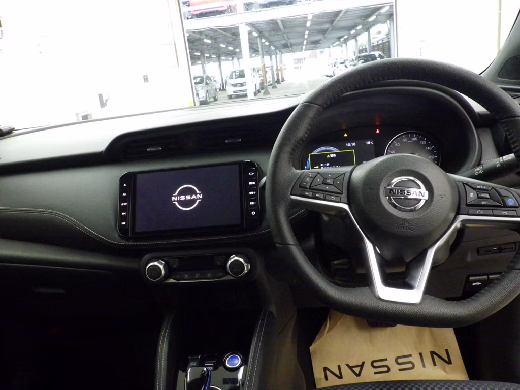 NISSAN KICKS