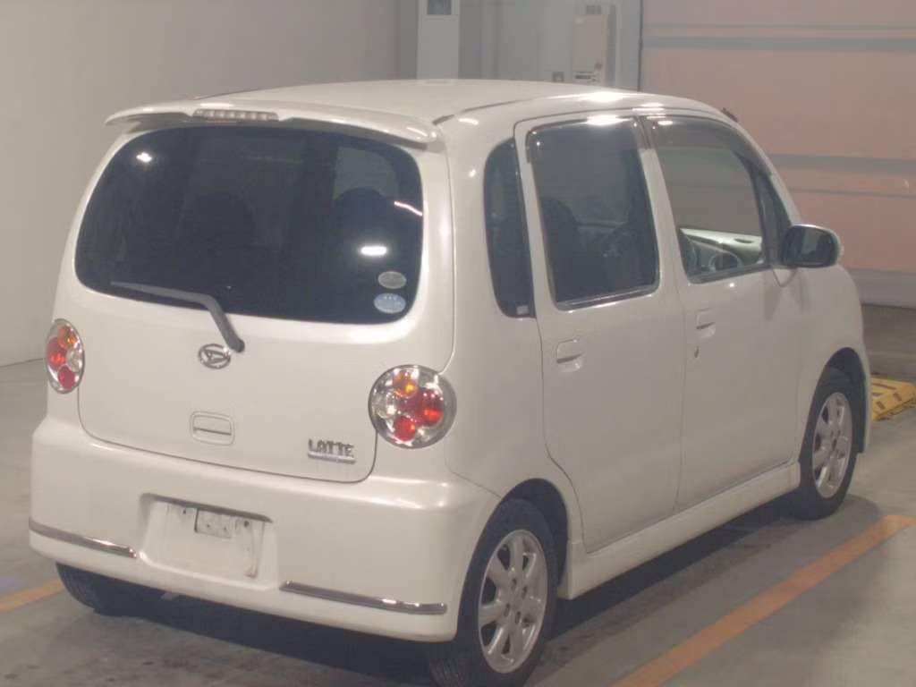DAIHATSU MOVE LATTE