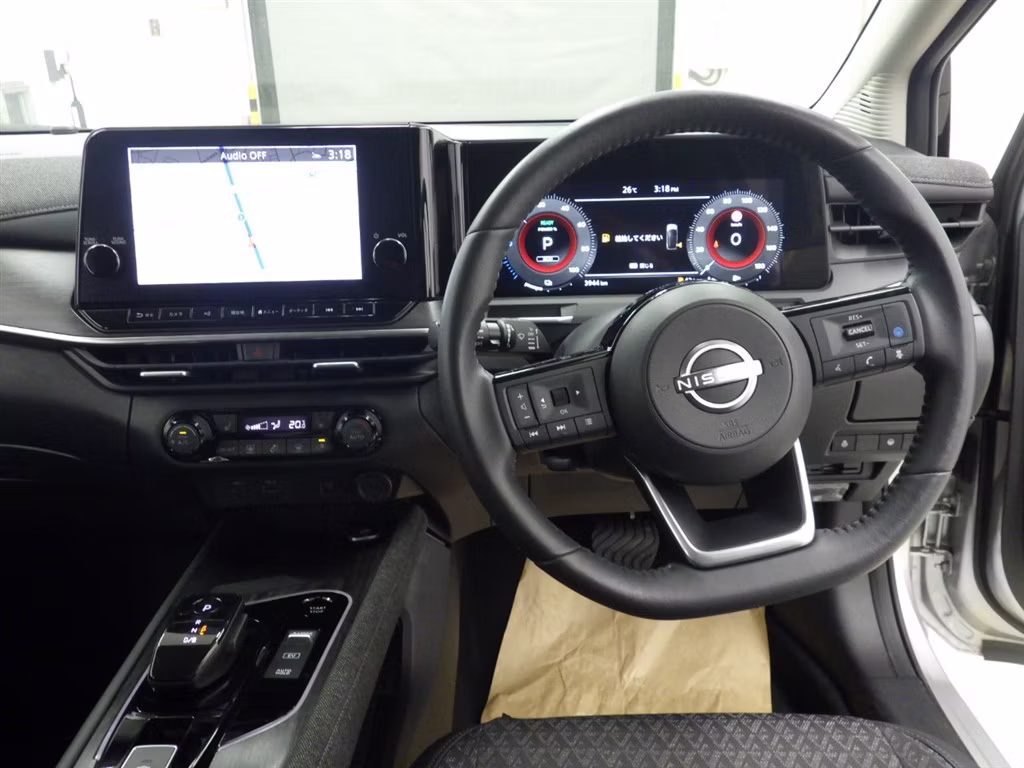 NISSAN AURA