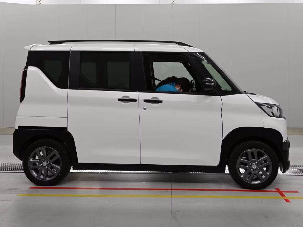 MITSUBISHI DELICA MINI