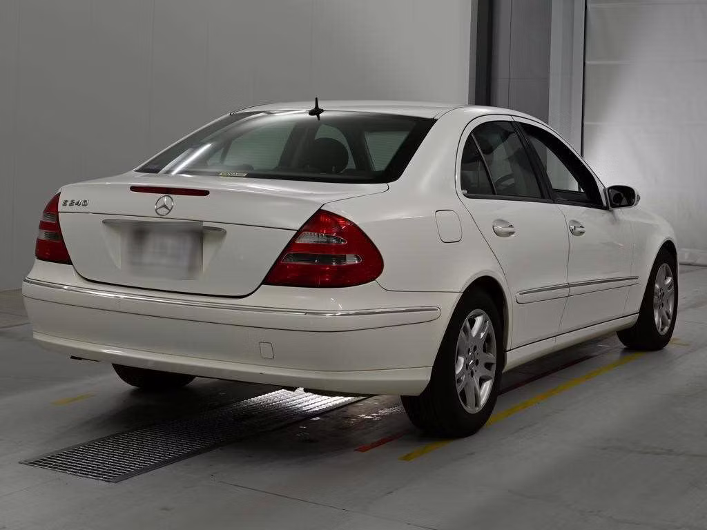 MERCEDES-BENZ E-CLASS