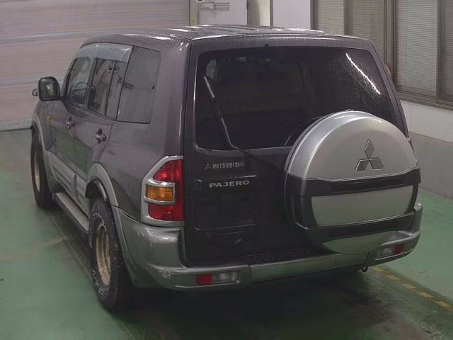 MITSUBISHI PAJERO